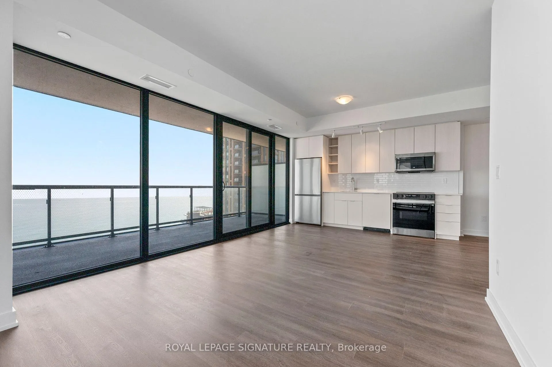 Photo 4 of Unit 1104, 2075 Lakeshore Road, Burlington, Brant — HOMEH
