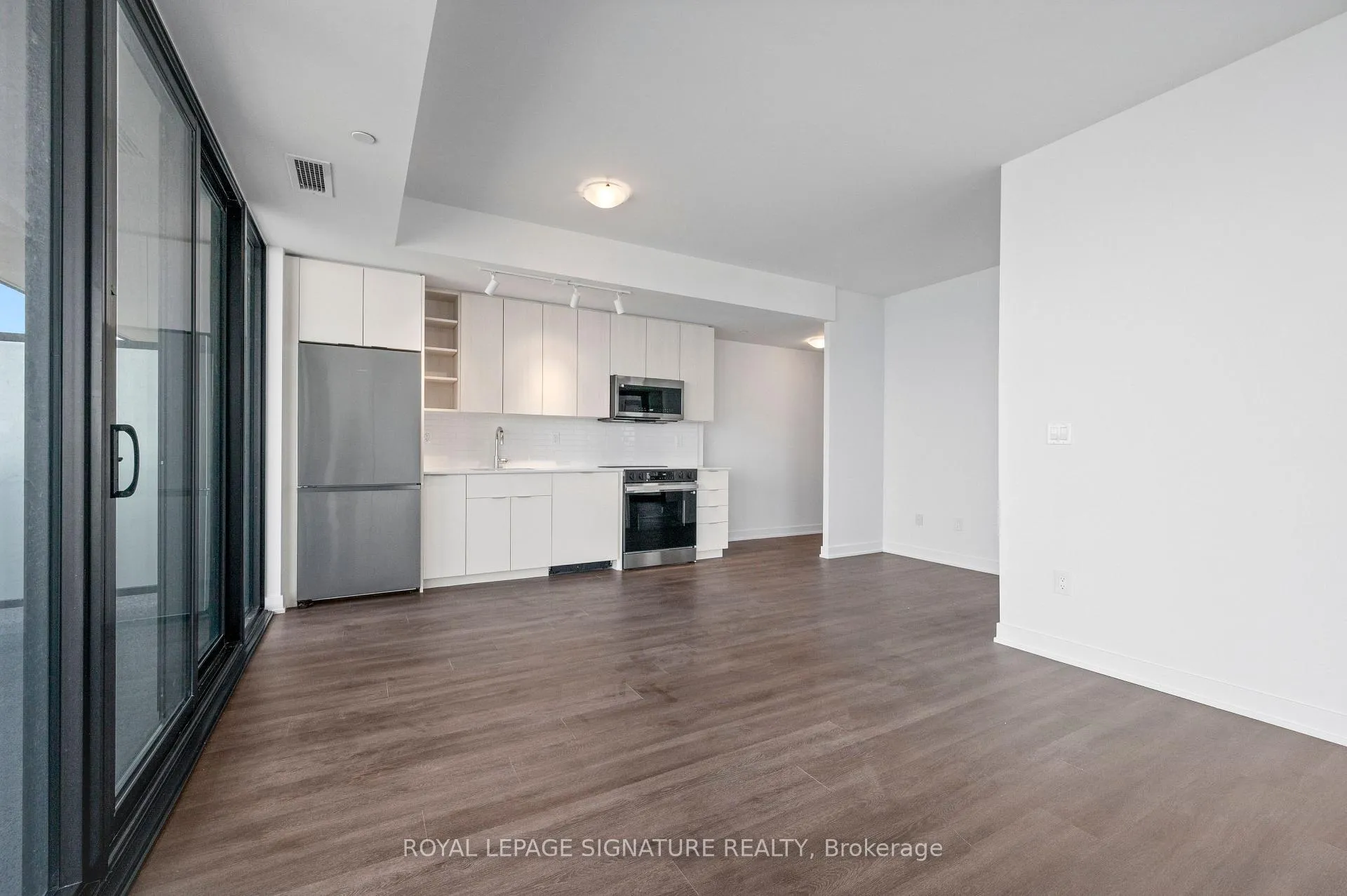 Photo 6 of Unit 1104, 2075 Lakeshore Road, Burlington, Brant — HOMEH