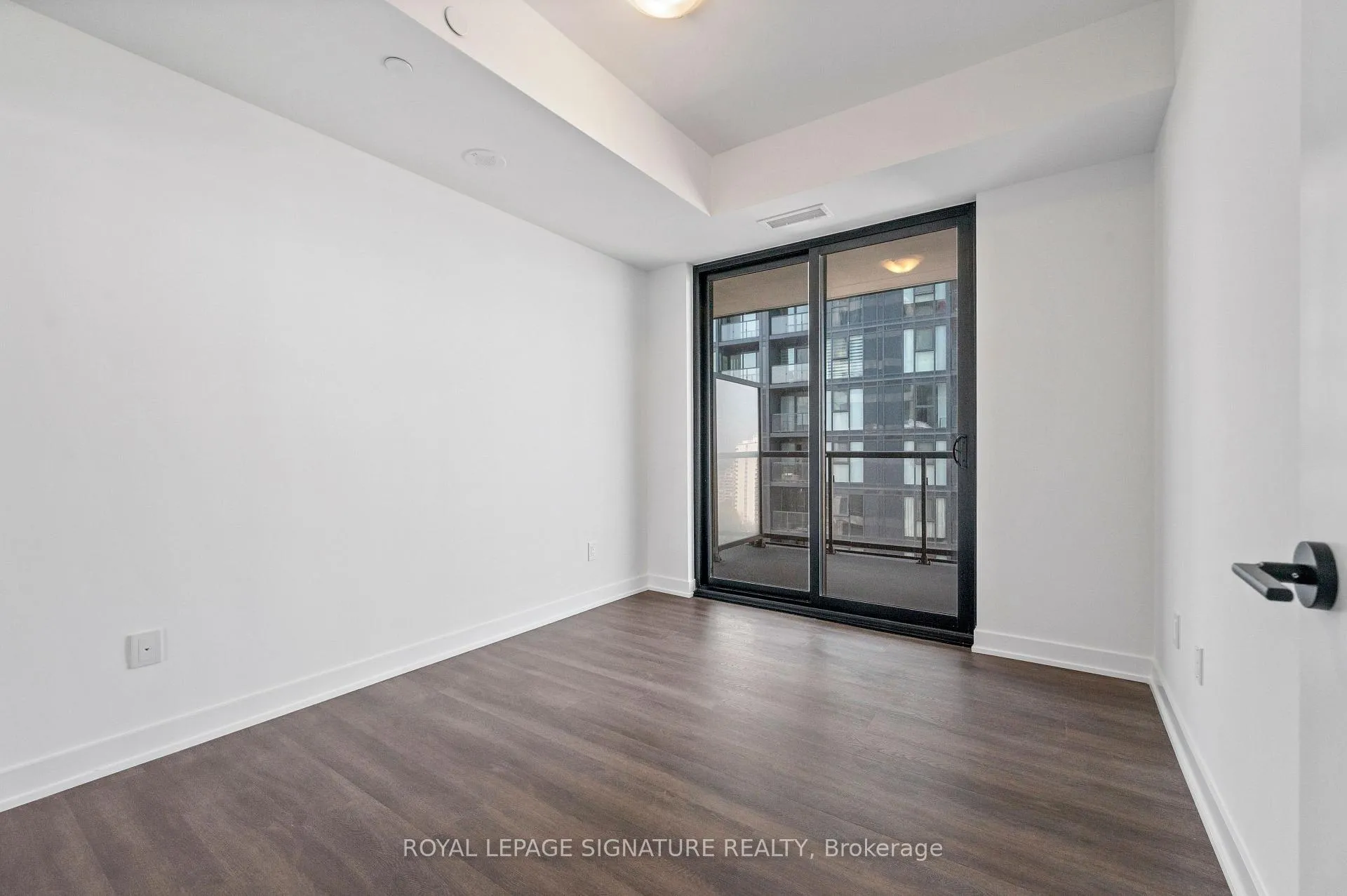 Photo 14 of Unit 1104, 2075 Lakeshore Road, Burlington, Brant — HOMEH