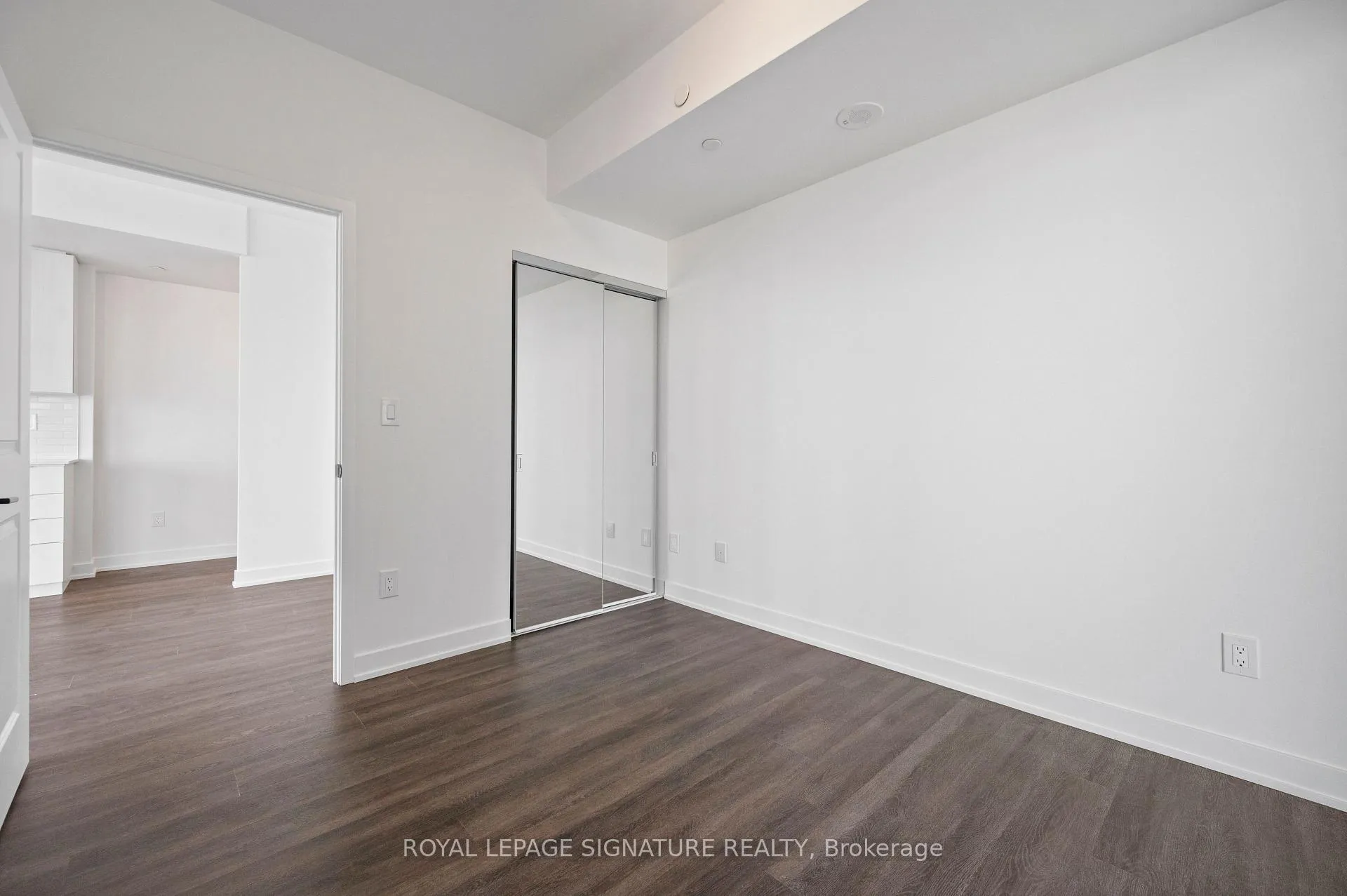 Photo 15 of Unit 1104, 2075 Lakeshore Road, Burlington, Brant — HOMEH