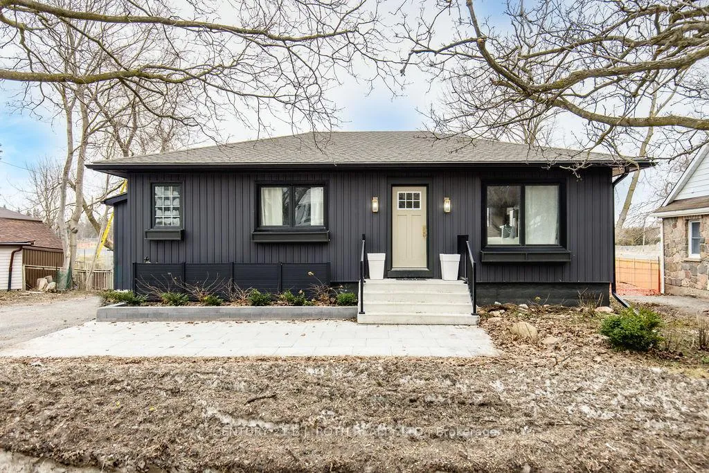 Photo 1 of 7845 Yonge Street, Innisfil, Stroud — HOMEH
