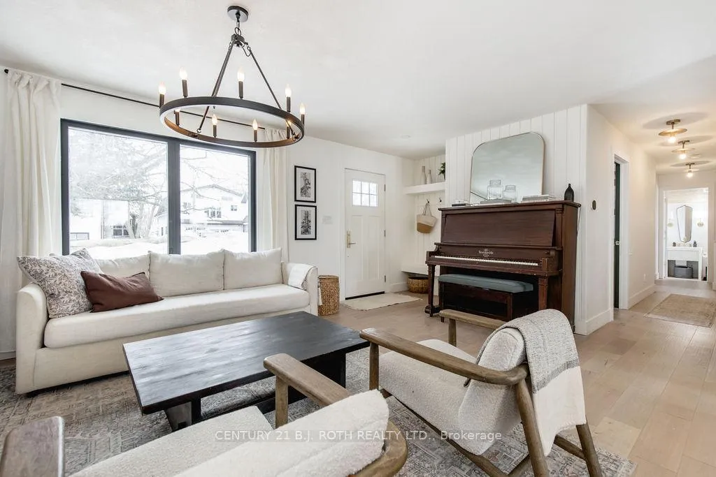 Photo 3 of 7845 Yonge Street, Innisfil, Stroud — HOMEH