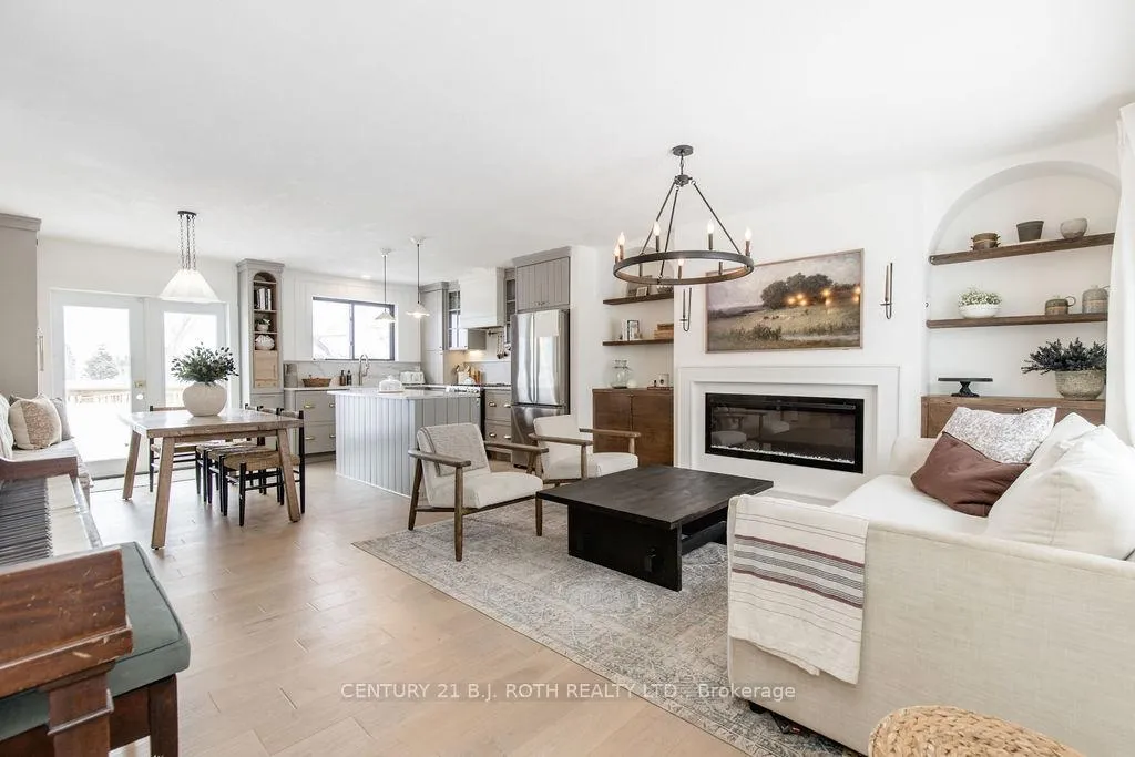 Photo 5 of 7845 Yonge Street, Innisfil, Stroud — HOMEH