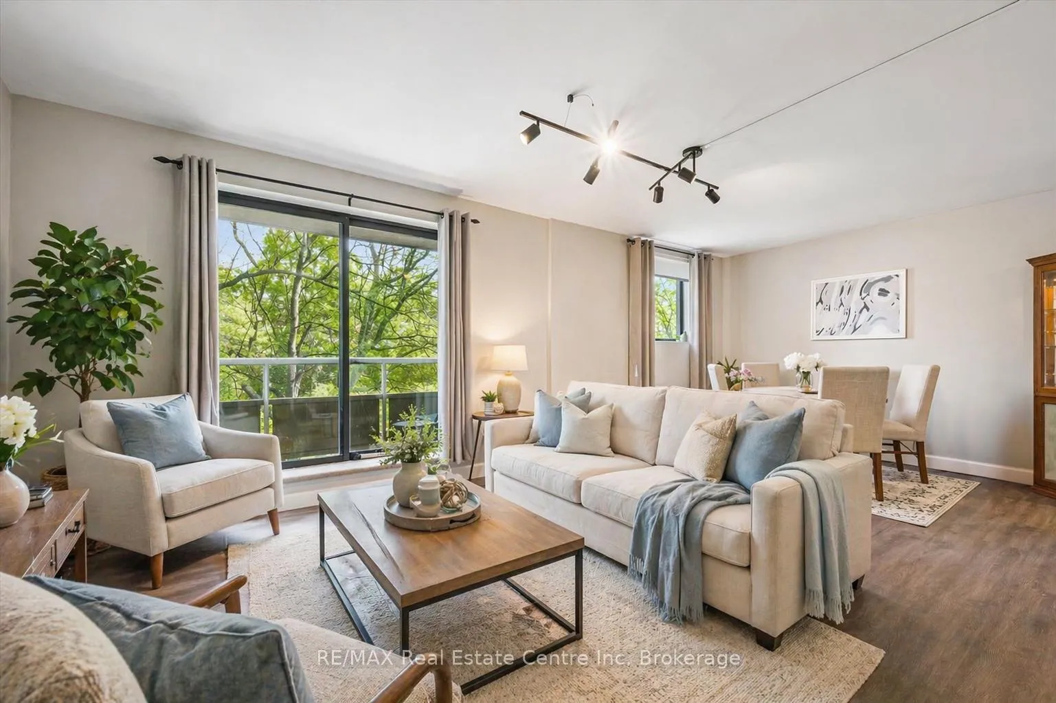 Photo 4 of Unit 302, 89 Westwood Road, Guelph, Willow West/Sugarbush/West Acres — HOMEH