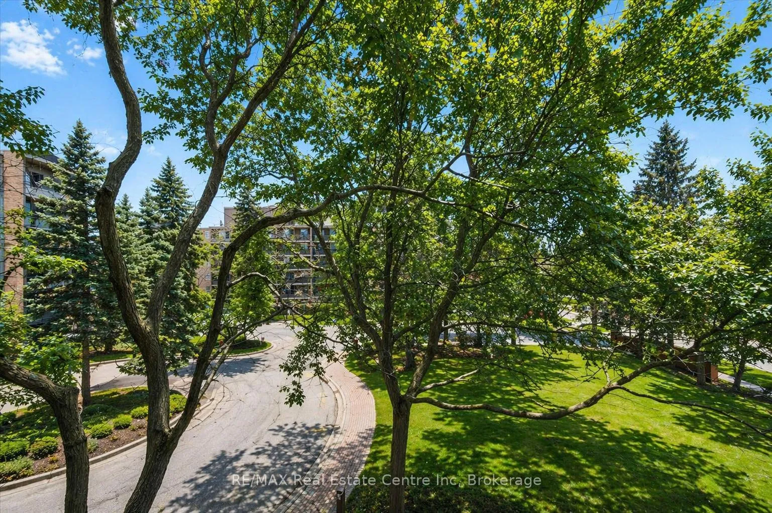 Photo 13 of Unit 302, 89 Westwood Road, Guelph, Willow West/Sugarbush/West Acres — HOMEH