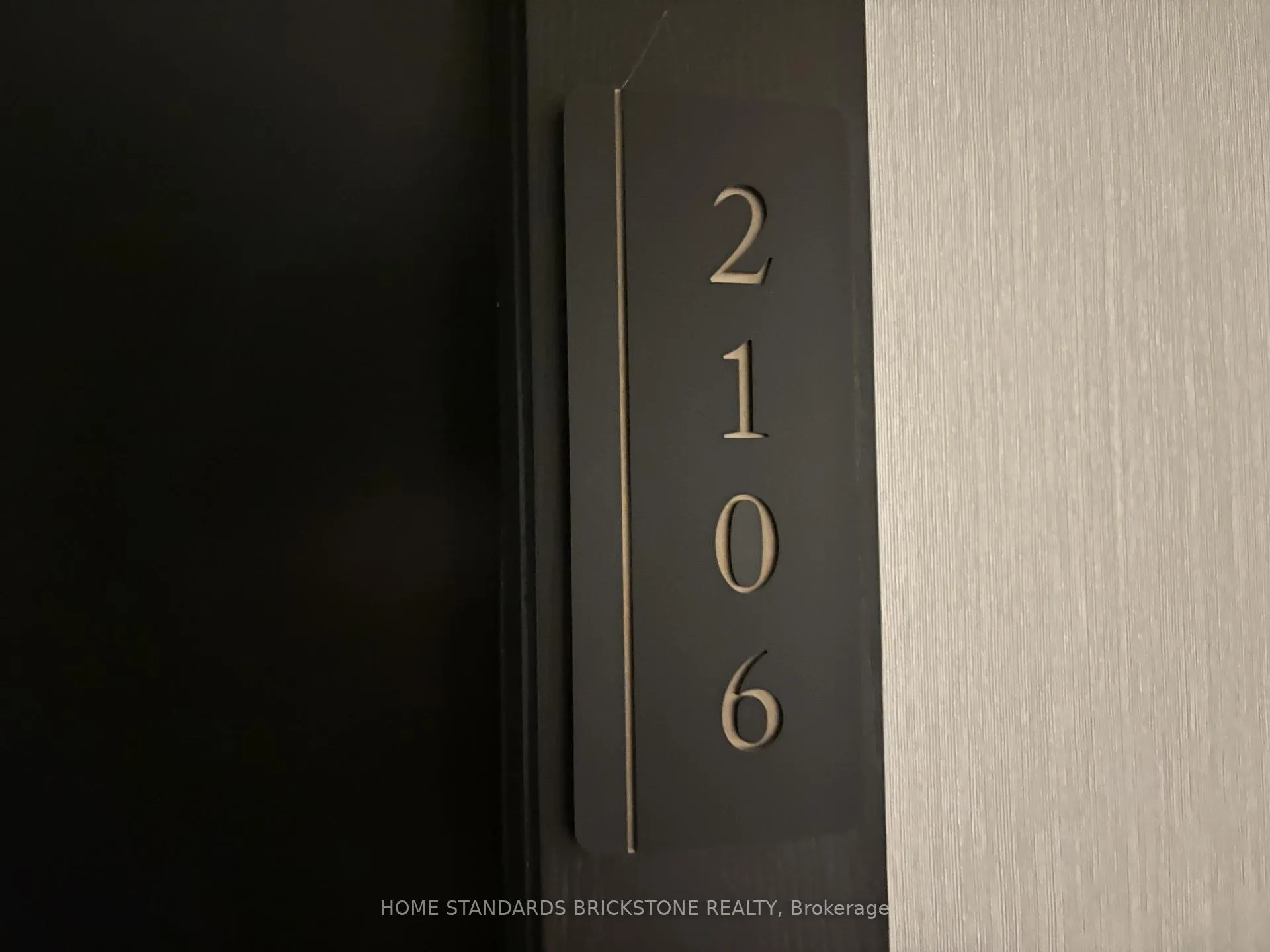 Photo 2 of Unit 2106, 117 Broadway Avenue, Toronto, Mount Pleasant West — HOMEH