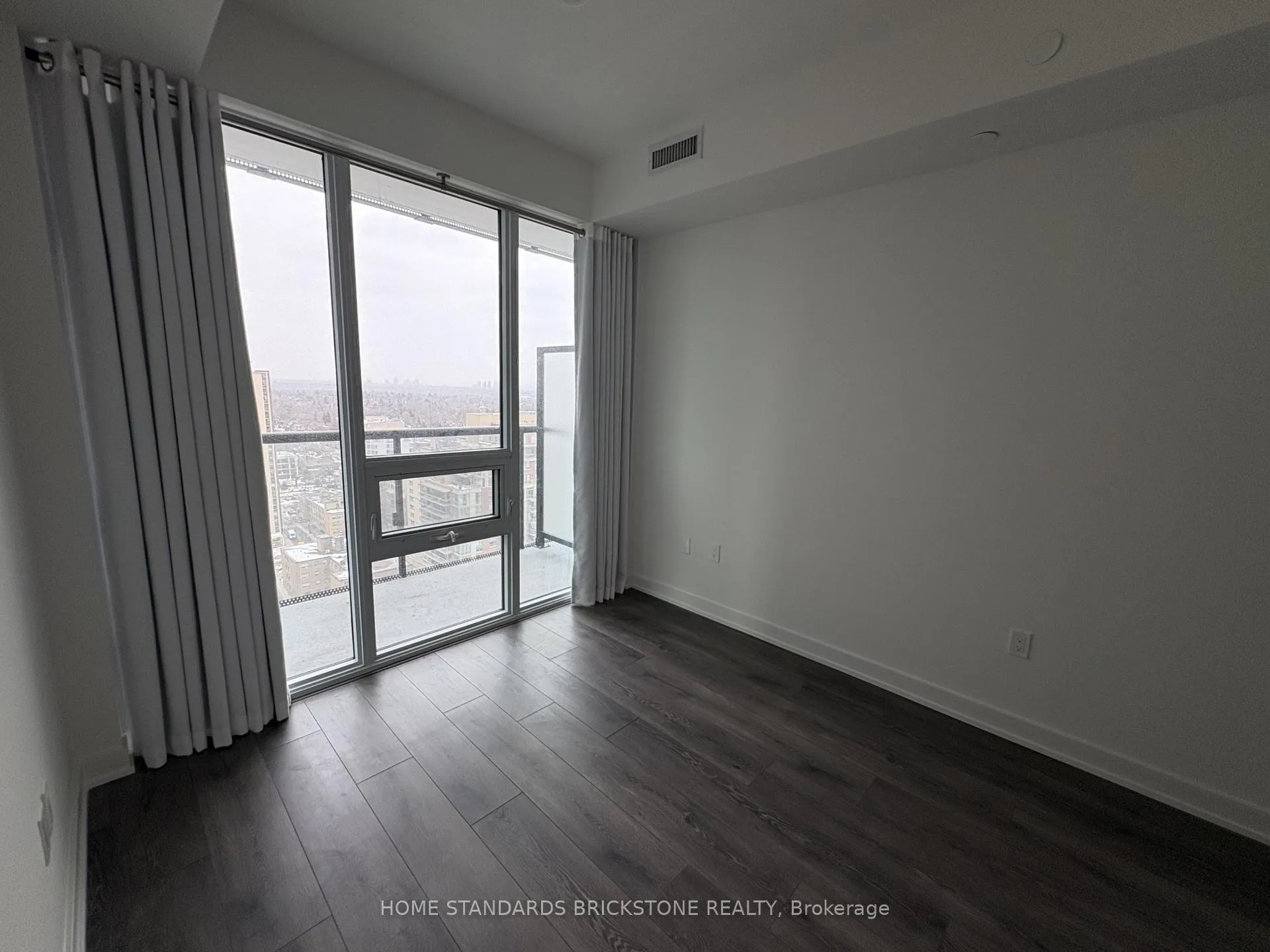 Photo 7 of Unit 2106, 117 Broadway Avenue, Toronto, Mount Pleasant West — HOMEH