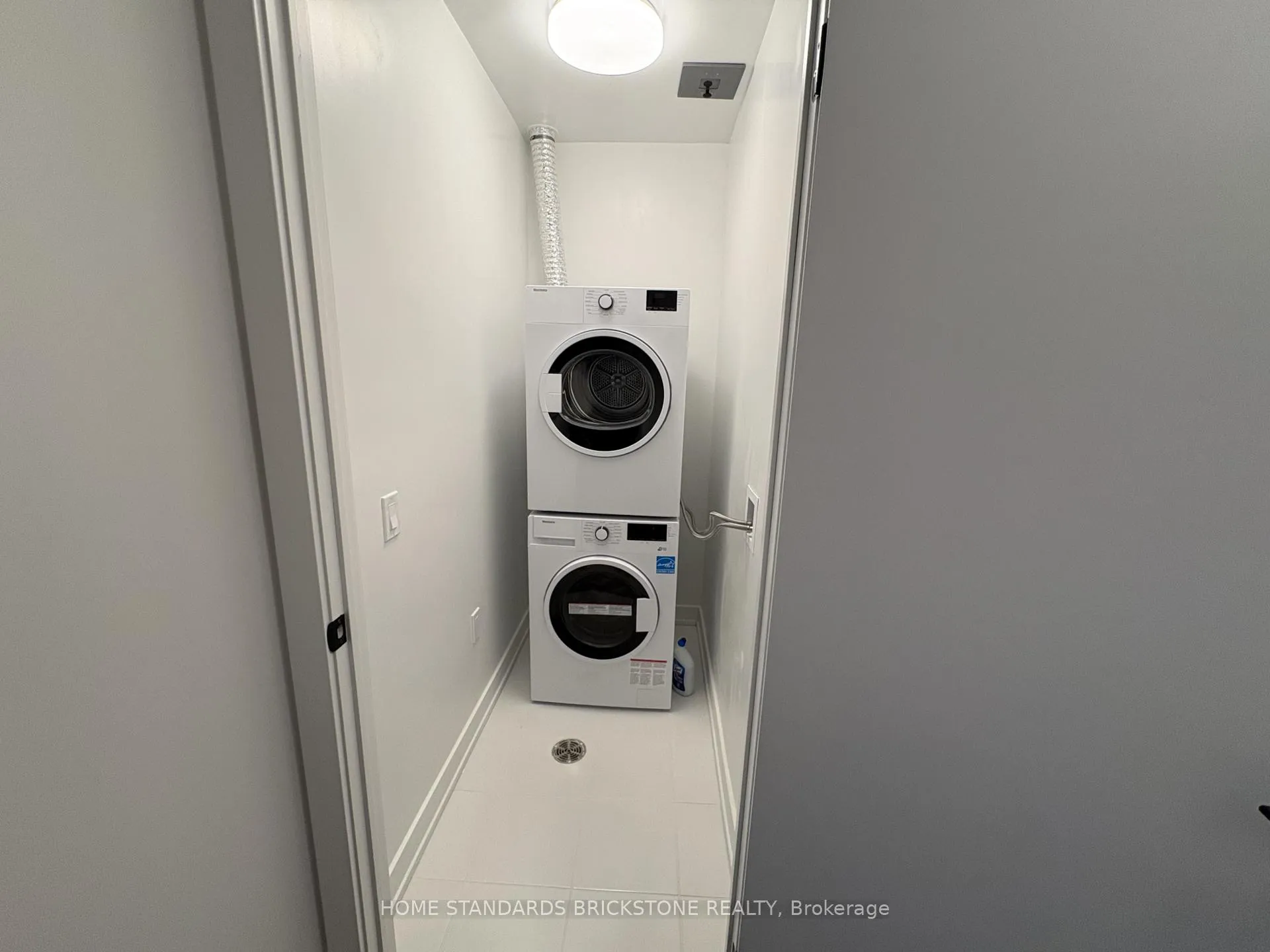 Photo 13 of Unit 2106, 117 Broadway Avenue, Toronto, Mount Pleasant West — HOMEH