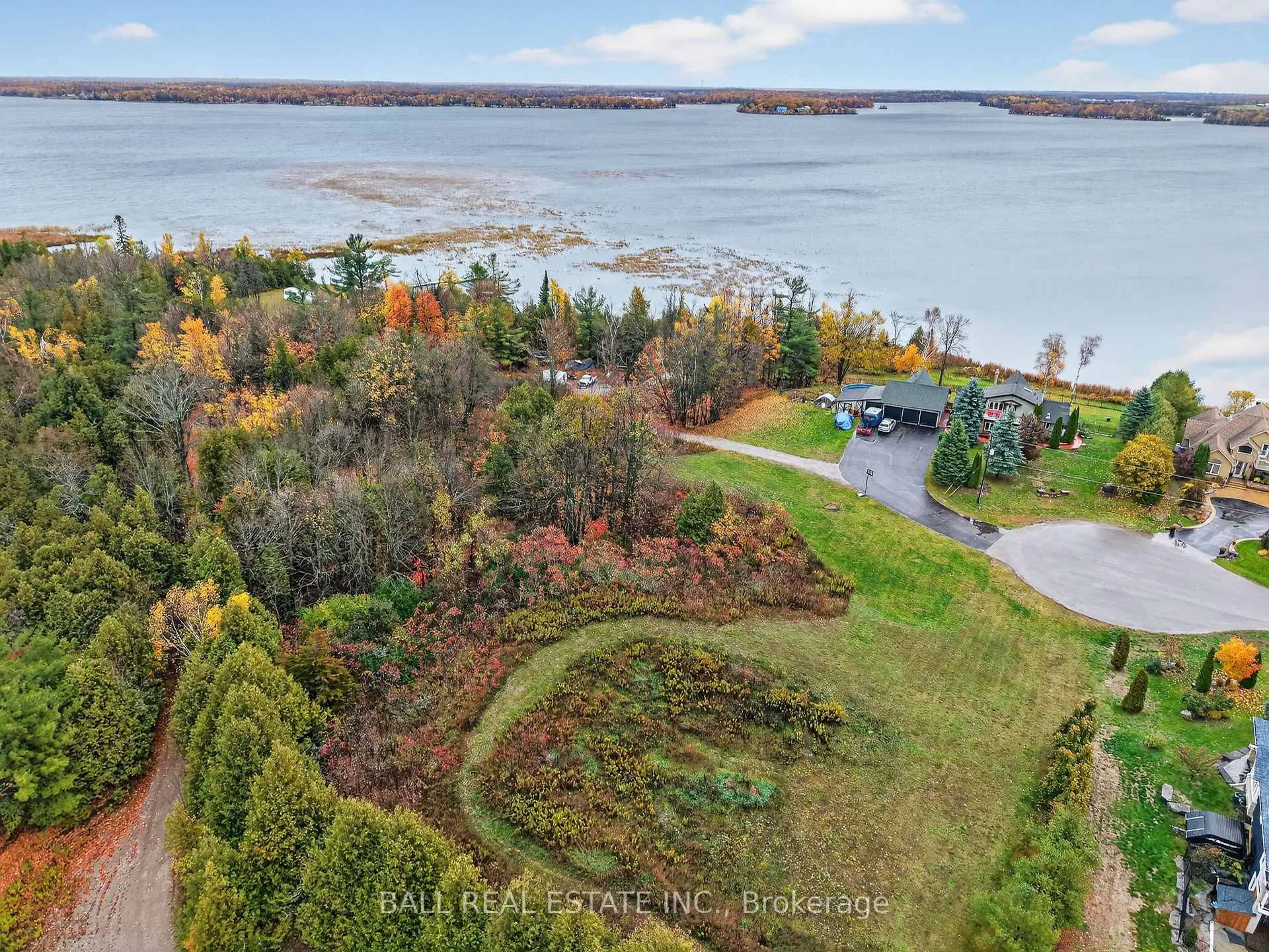 Photo 5 of 151 Peller Court, Kawartha Lakes, Verulam — HOMEH