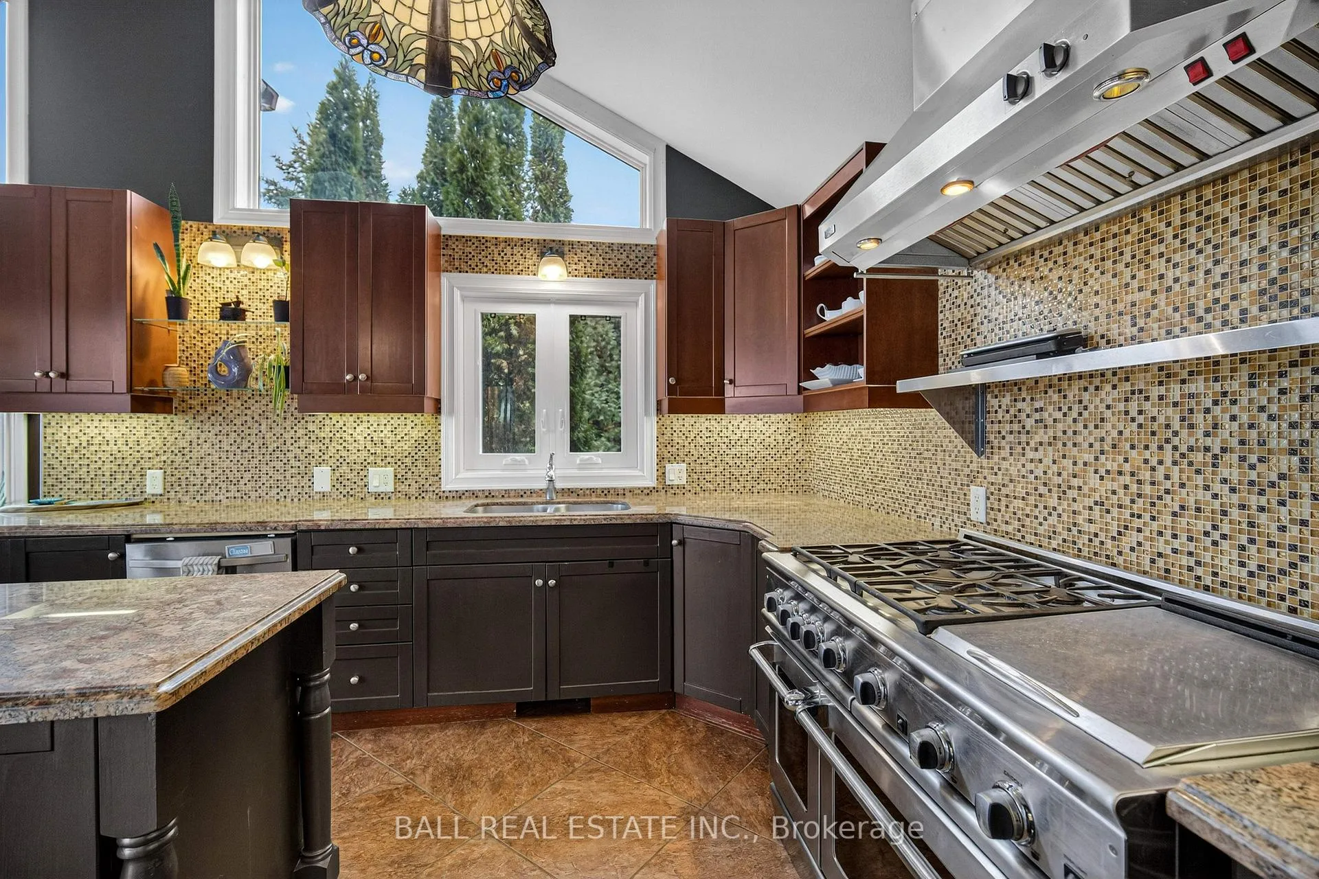Photo 18 of 151 Peller Court, Kawartha Lakes, Verulam — HOMEH