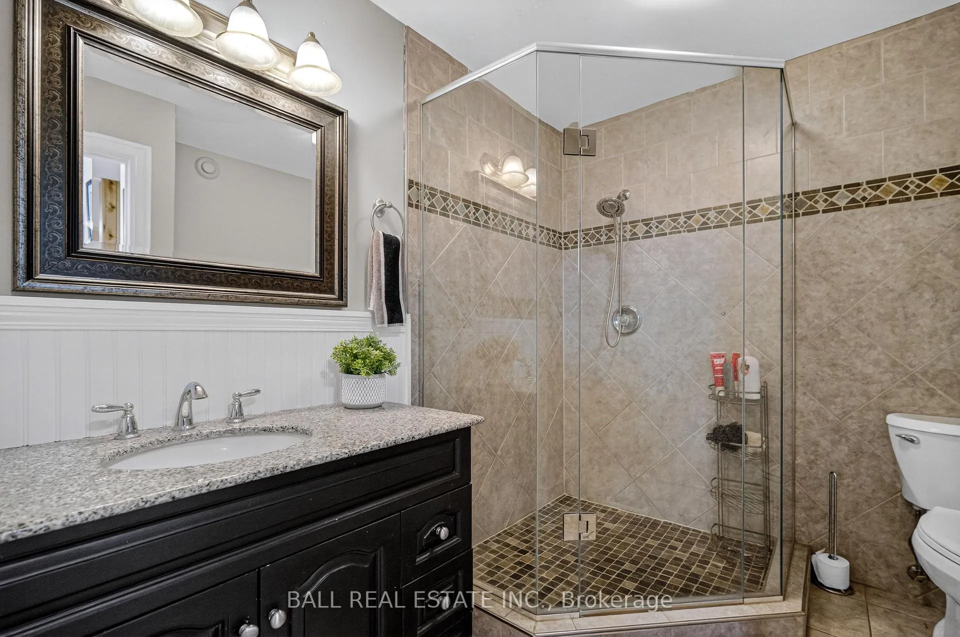 Photo 25 of 151 Peller Court, Kawartha Lakes, Verulam — HOMEH