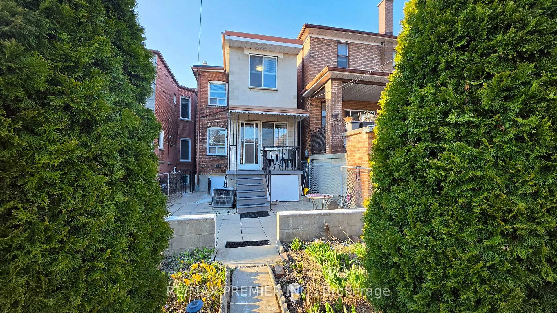 Photo 4 of 75 Auburn Avenue, Toronto, Corso Italia-Davenport — HOMEH