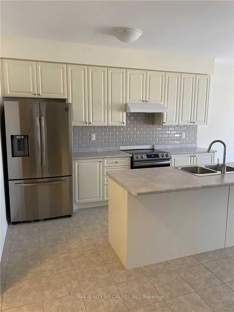 Photo 8 of 23 Seanesy Drive, Thorold, Hurricane/Merrittville — HOMEH