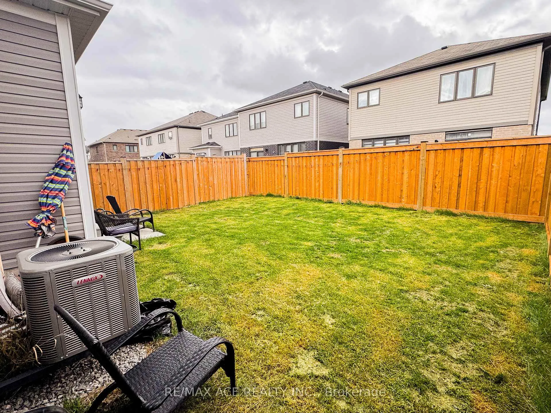 Photo 32 of 57 Malcolm Crescent, Haldimand — HOMEH