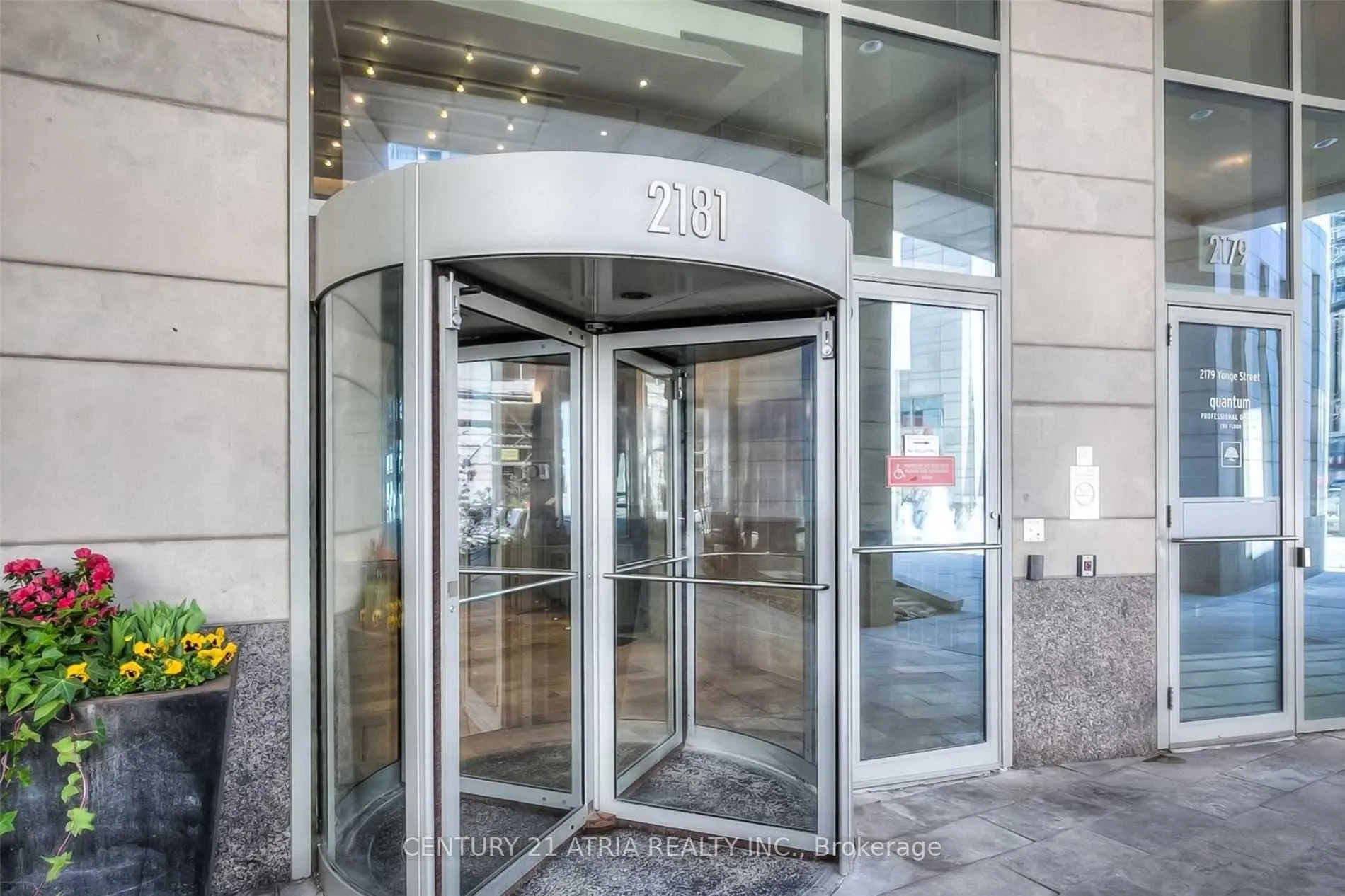 Photo 4 of Unit 1803, 2181 Yonge Street, Toronto, Mount Pleasant West — HOMEH