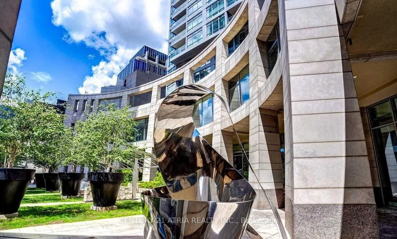 Photo 5 of Unit 1803, 2181 Yonge Street, Toronto, Mount Pleasant West — HOMEH