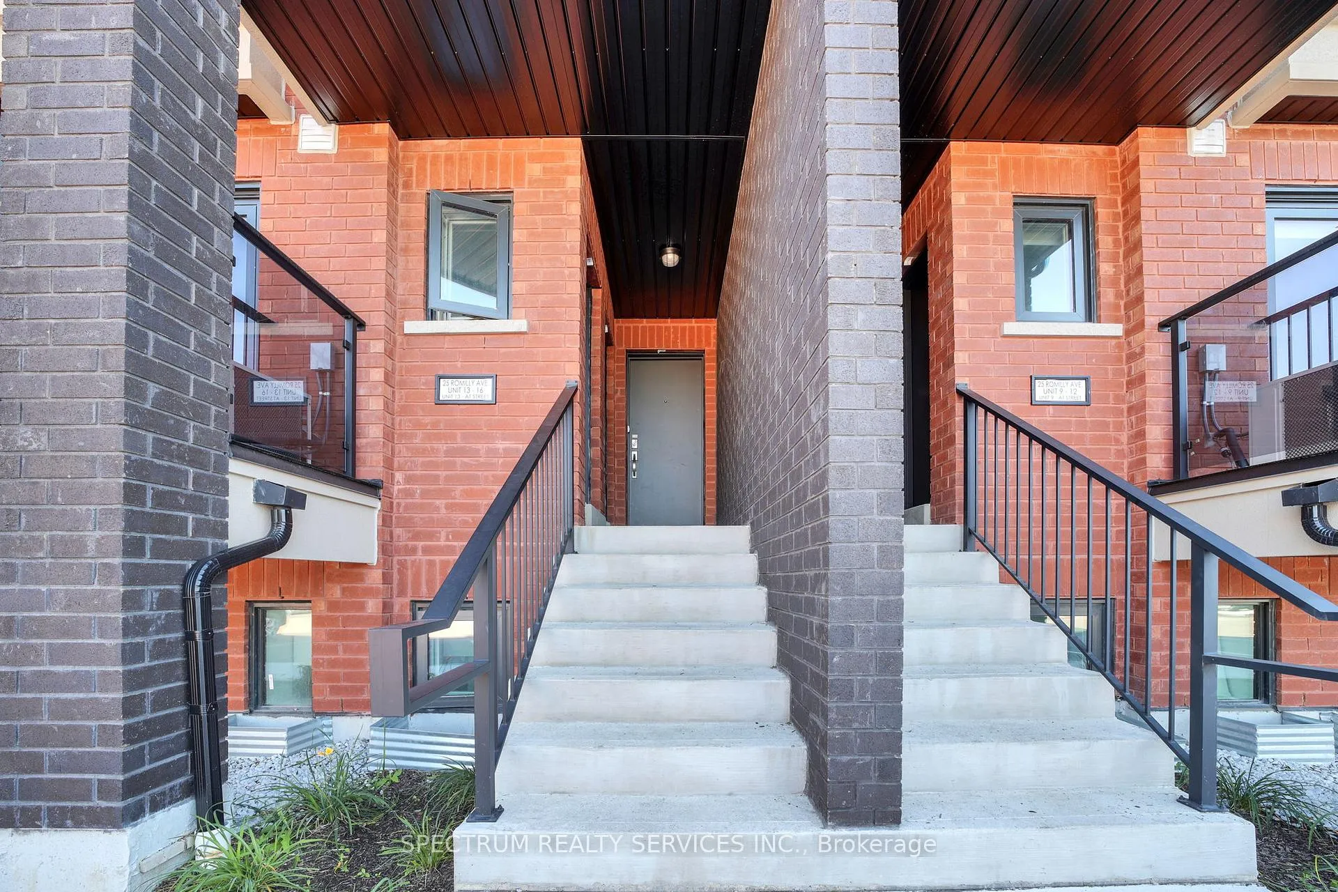Front of Unit 15, 25 Romilly Avenue