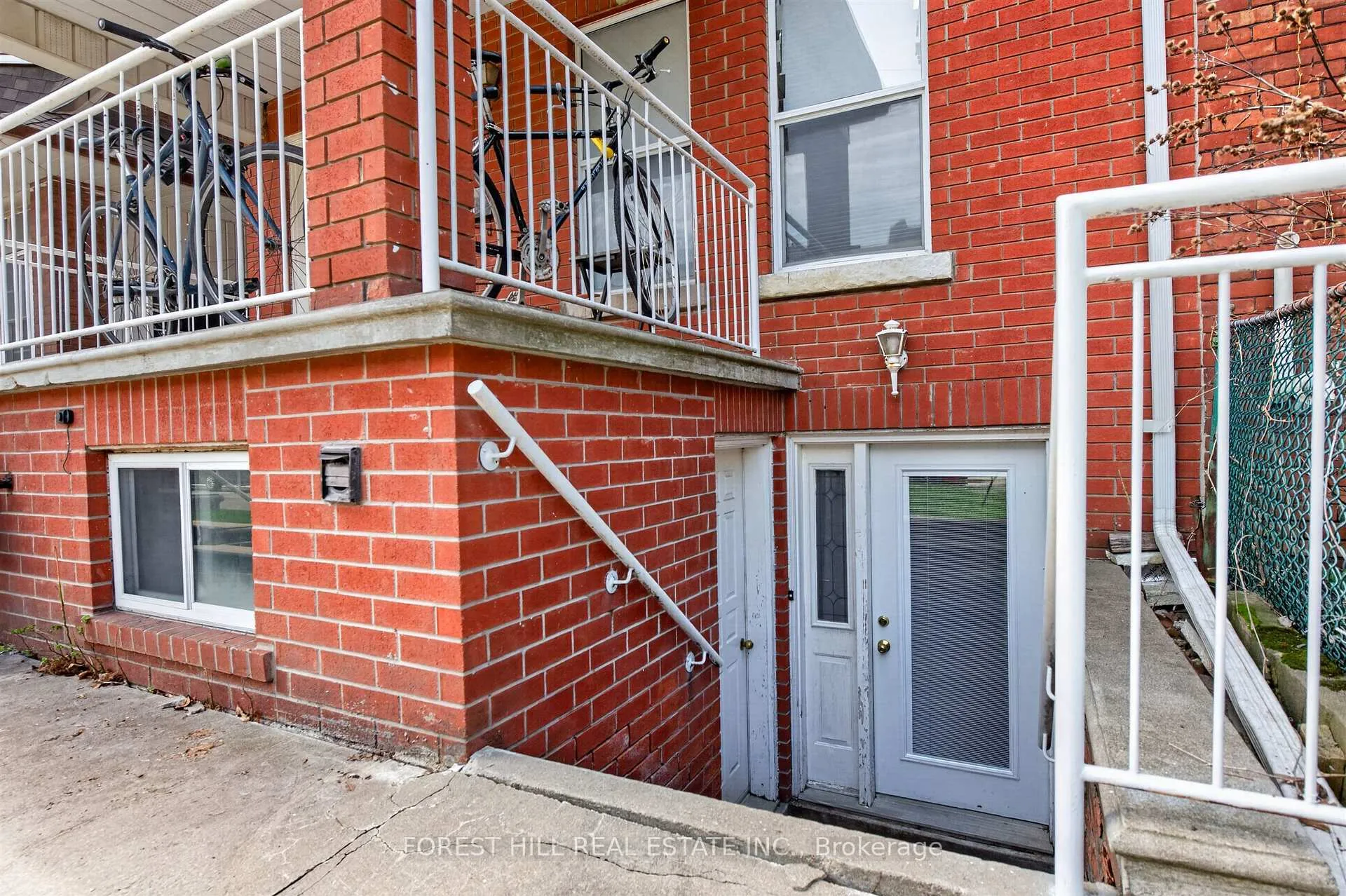 Photo 2 of Unit Lower, 14 Concord Avenue, Toronto, Palmerston-Little Italy — HOMEH