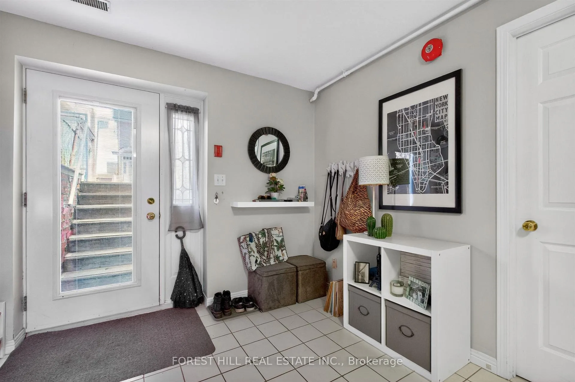 Photo 3 of Unit Lower, 14 Concord Avenue, Toronto, Palmerston-Little Italy — HOMEH