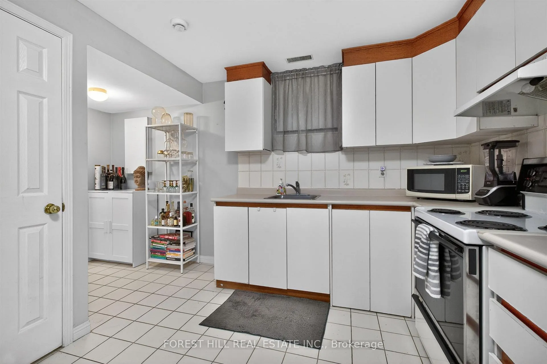 Photo 12 of Unit Lower, 14 Concord Avenue, Toronto, Palmerston-Little Italy — HOMEH
