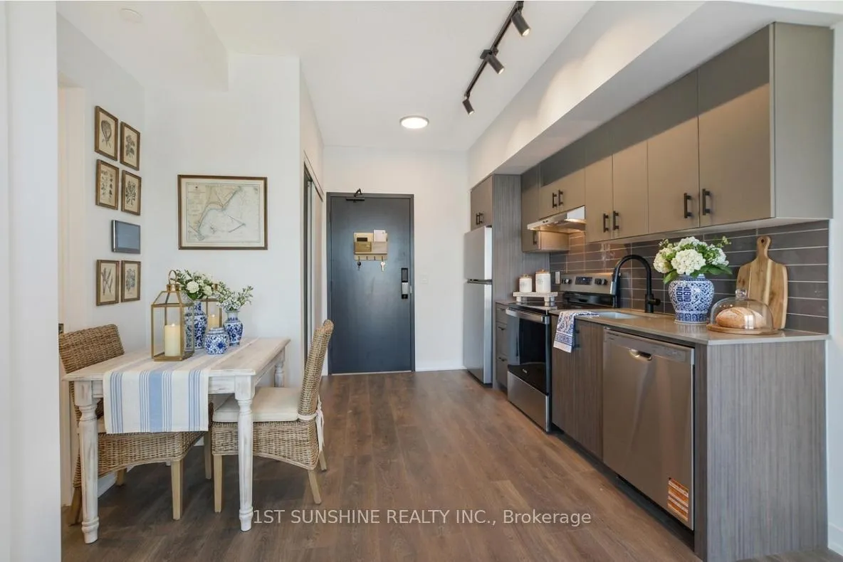 Photo 3 of Unit 708, 4878 Powers Common, Burlington, Alton — HOMEH