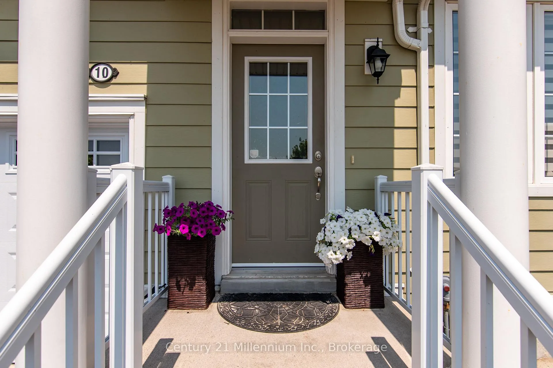 Photo 2 of 10 Providence Way, Wasaga Beach — HOMEH