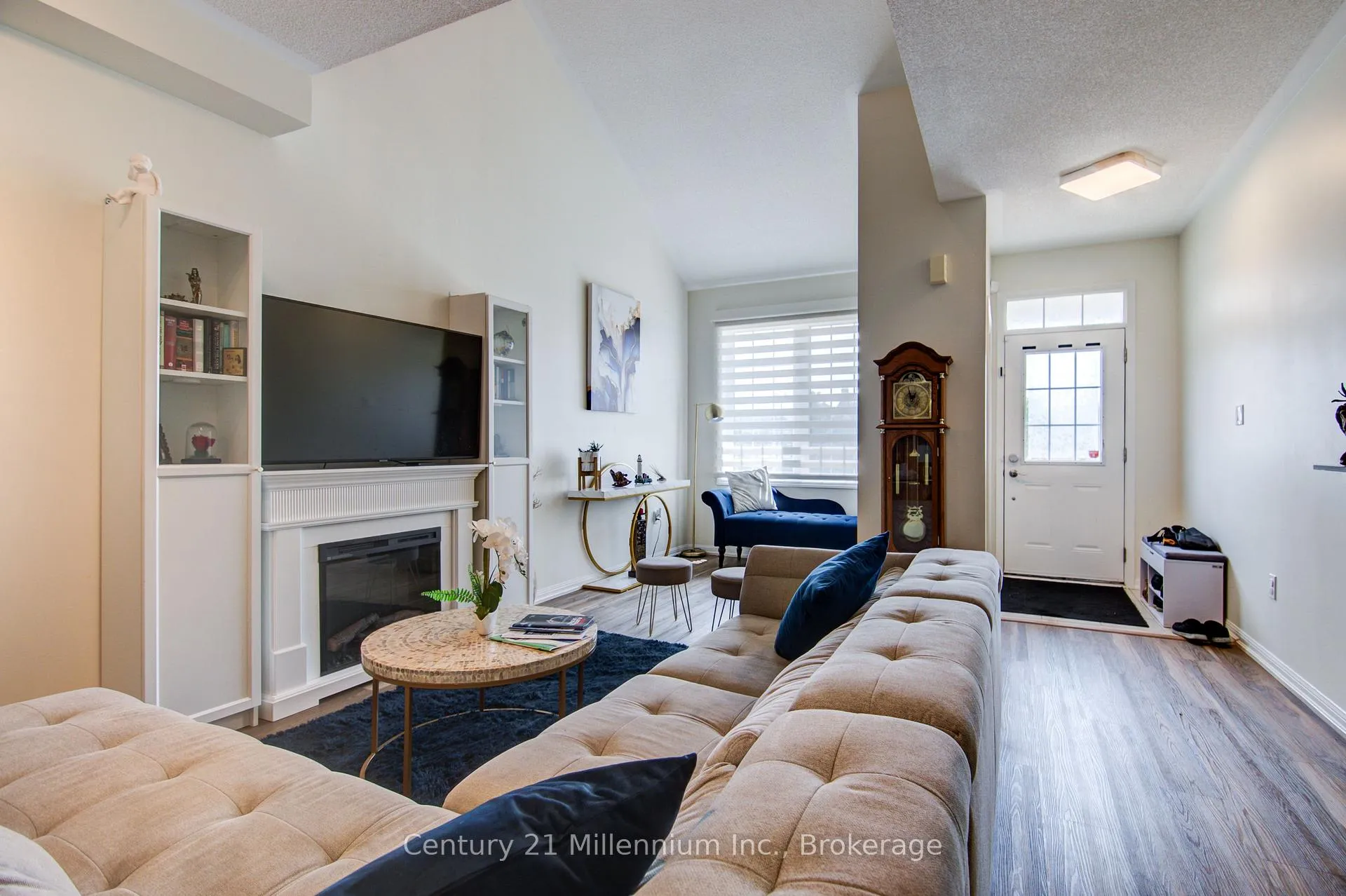 Photo 3 of 10 Providence Way, Wasaga Beach — HOMEH
