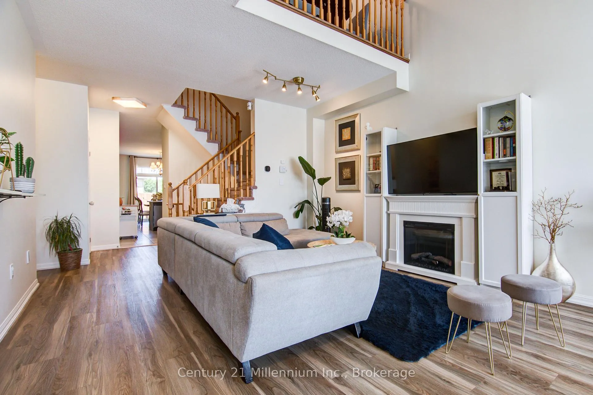 Photo 4 of 10 Providence Way, Wasaga Beach — HOMEH