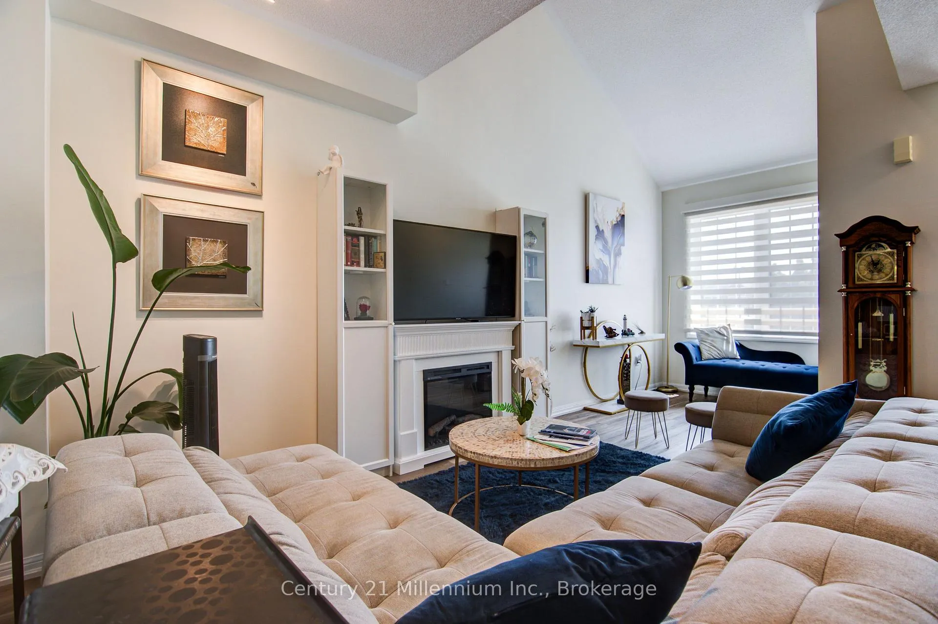 Photo 5 of 10 Providence Way, Wasaga Beach — HOMEH