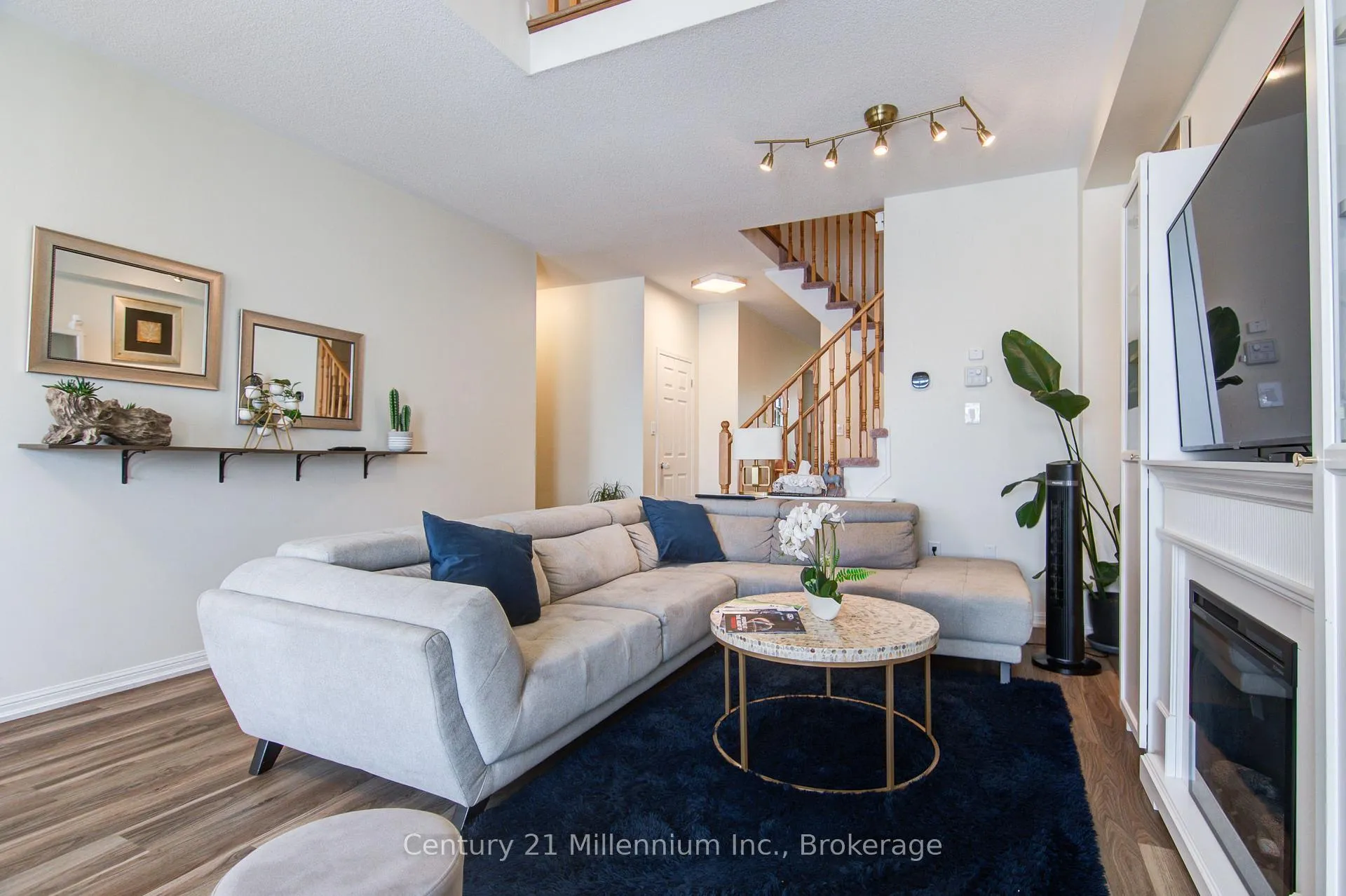 Photo 7 of 10 Providence Way, Wasaga Beach — HOMEH