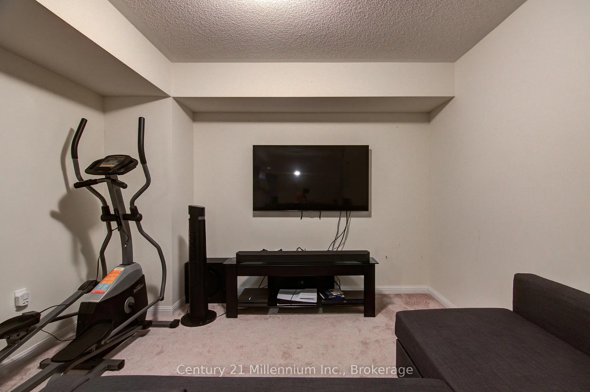 Photo 17 of 10 Providence Way, Wasaga Beach — HOMEH