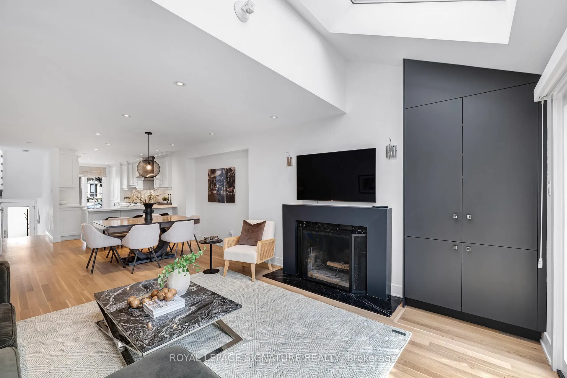Photo 4 of 189 Bedford Park Avenue, Toronto, Lawrence Park North — HOMEH