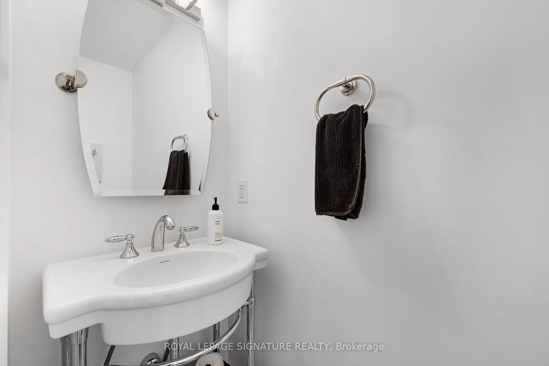 Photo 14 of 189 Bedford Park Avenue, Toronto, Lawrence Park North — HOMEH