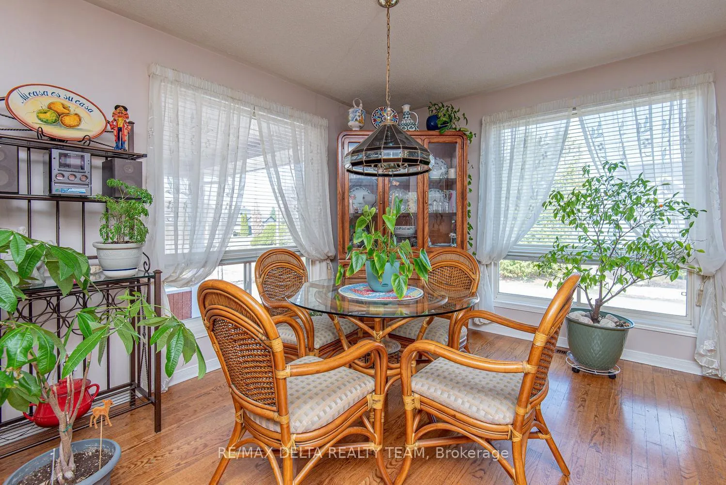 Photo 11 of 892 Beauchamp Avenue, Ottawa, Hiawatha Park/Convent Glen — HOMEH