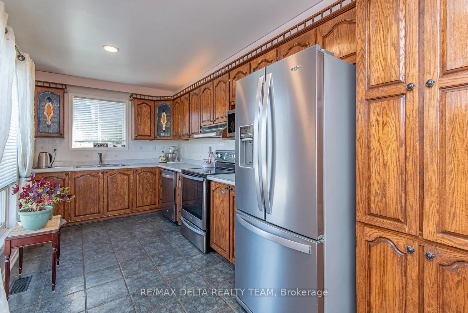 Photo 12 of 892 Beauchamp Avenue, Ottawa, Hiawatha Park/Convent Glen — HOMEH