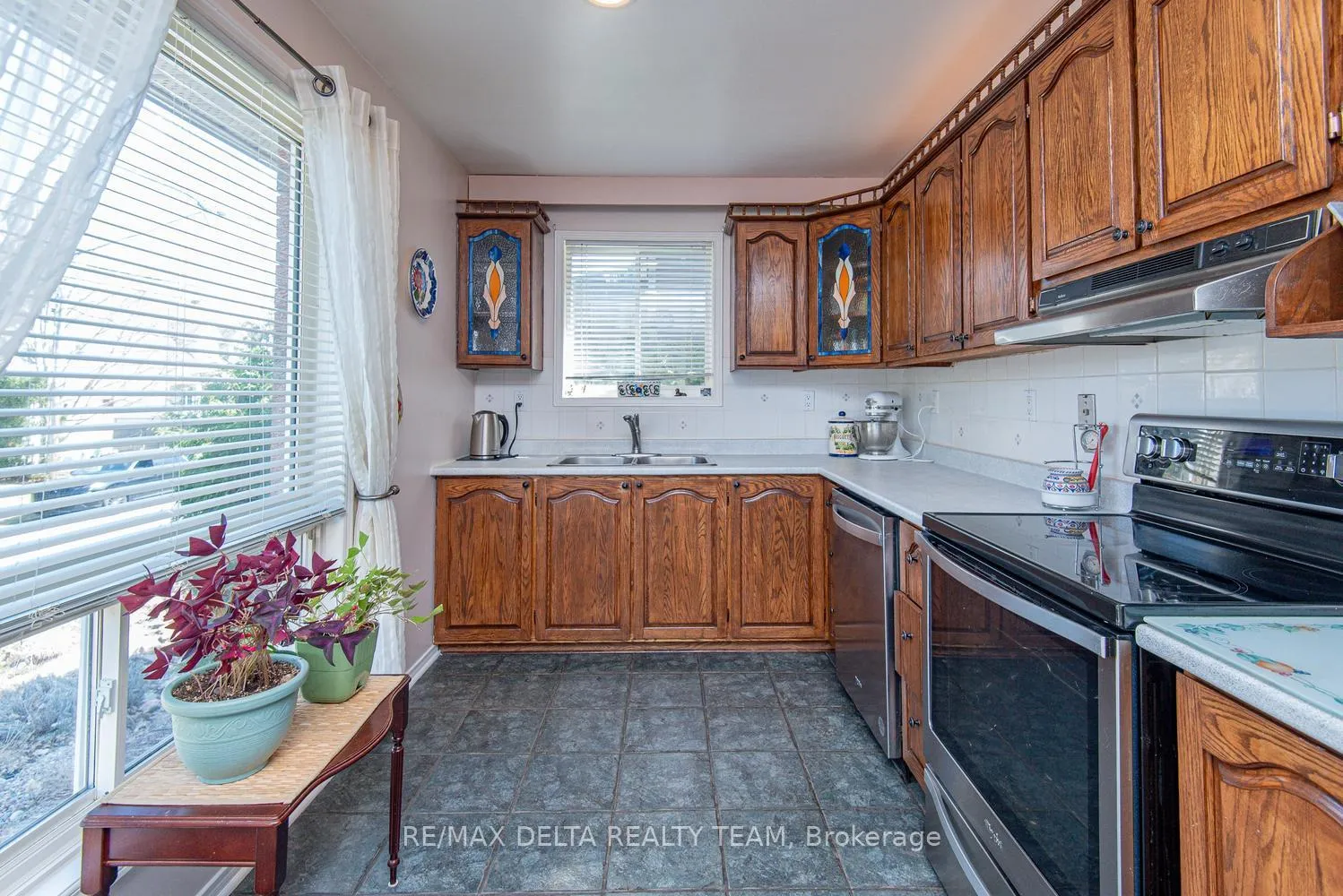 Photo 14 of 892 Beauchamp Avenue, Ottawa, Hiawatha Park/Convent Glen — HOMEH