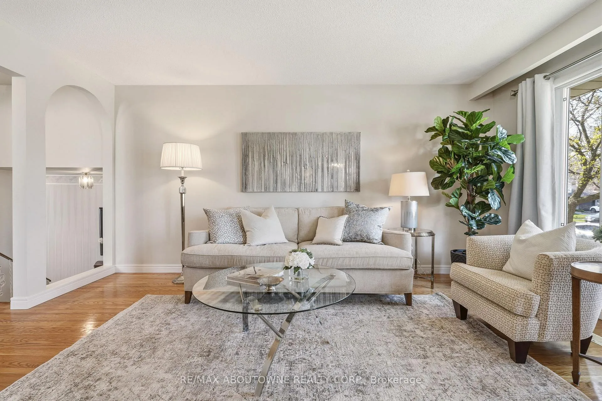 Photo 8 of 671 Woodview Road, Burlington, Roseland — HOMEH