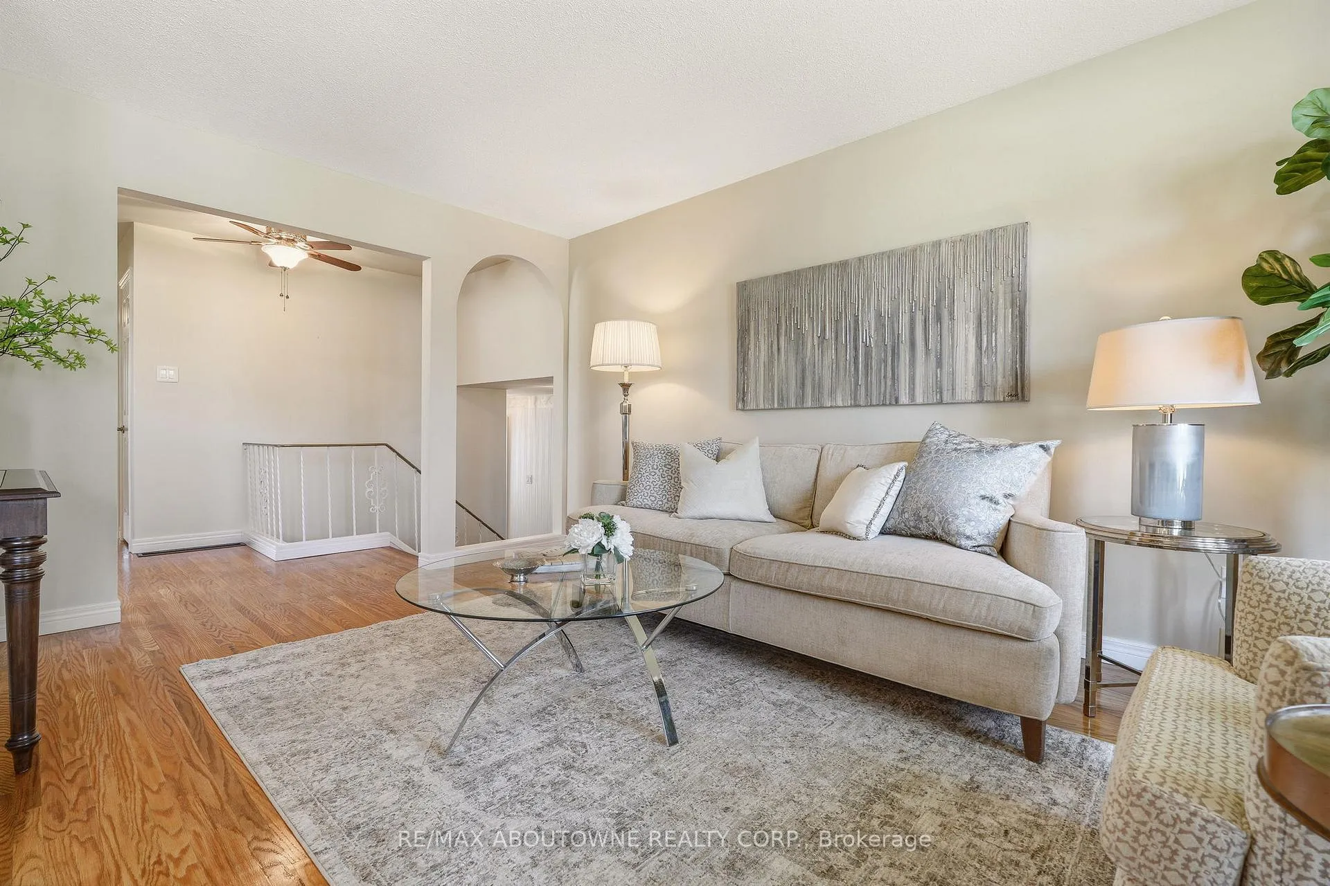 Photo 9 of 671 Woodview Road, Burlington, Roseland — HOMEH
