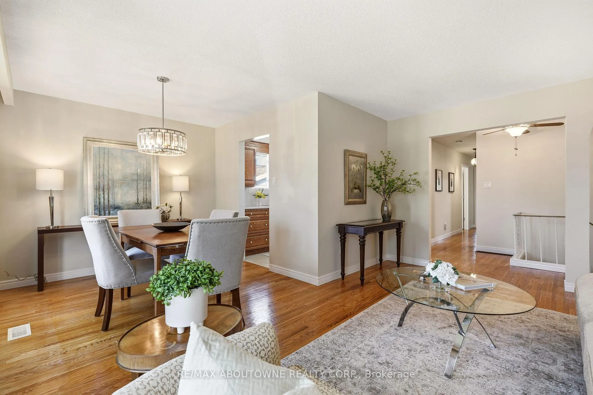 Photo 12 of 671 Woodview Road, Burlington, Roseland — HOMEH