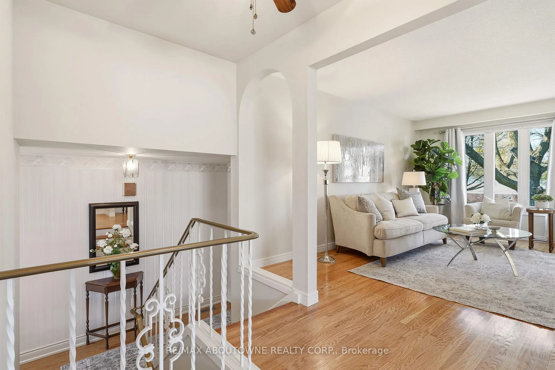 Photo 19 of 671 Woodview Road, Burlington, Roseland — HOMEH