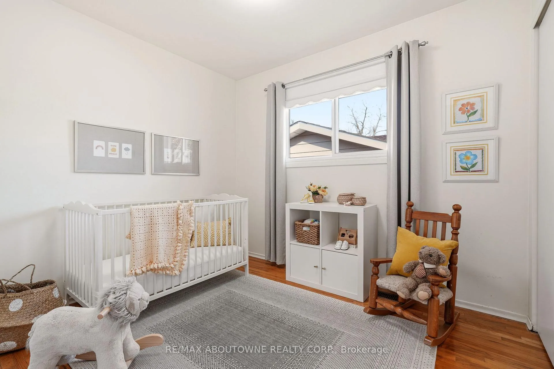 Photo 25 of 671 Woodview Road, Burlington, Roseland — HOMEH