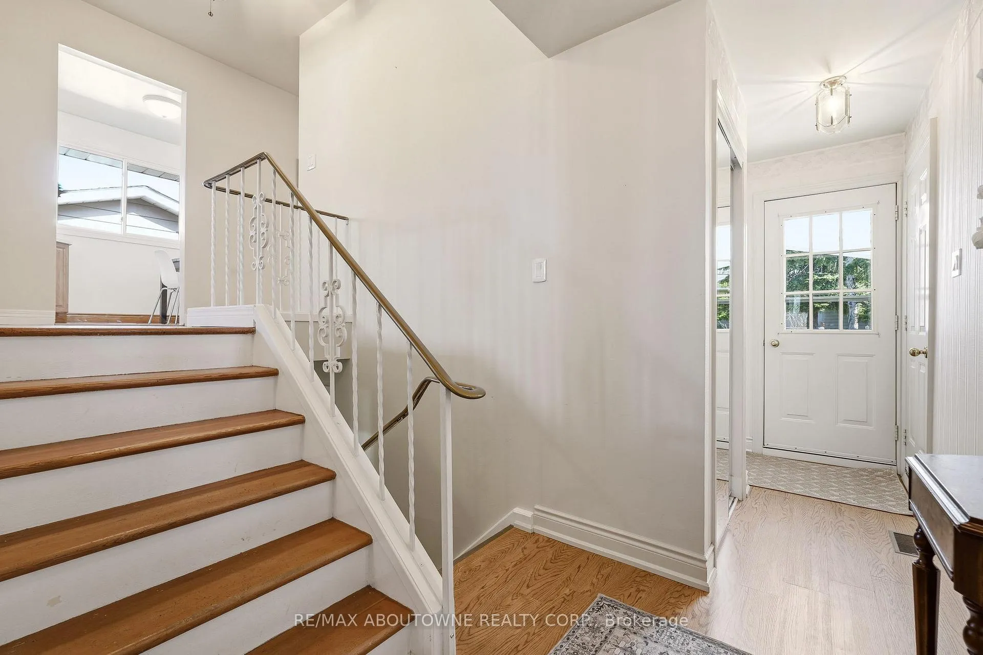 Photo 30 of 671 Woodview Road, Burlington, Roseland — HOMEH