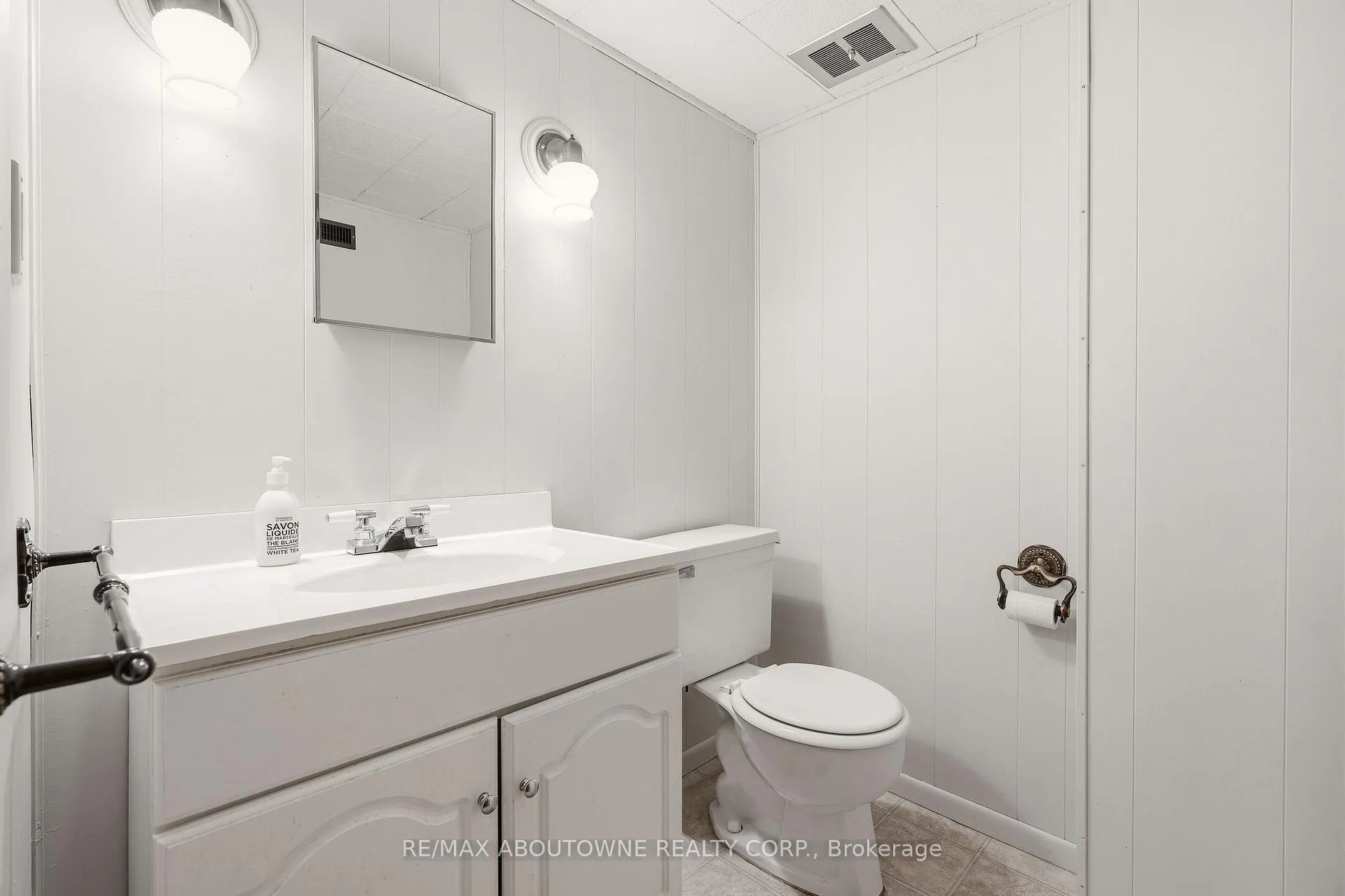 Photo 38 of 671 Woodview Road, Burlington, Roseland — HOMEH