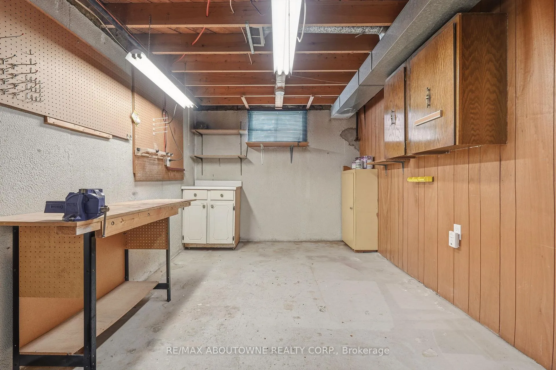 Photo 40 of 671 Woodview Road, Burlington, Roseland — HOMEH