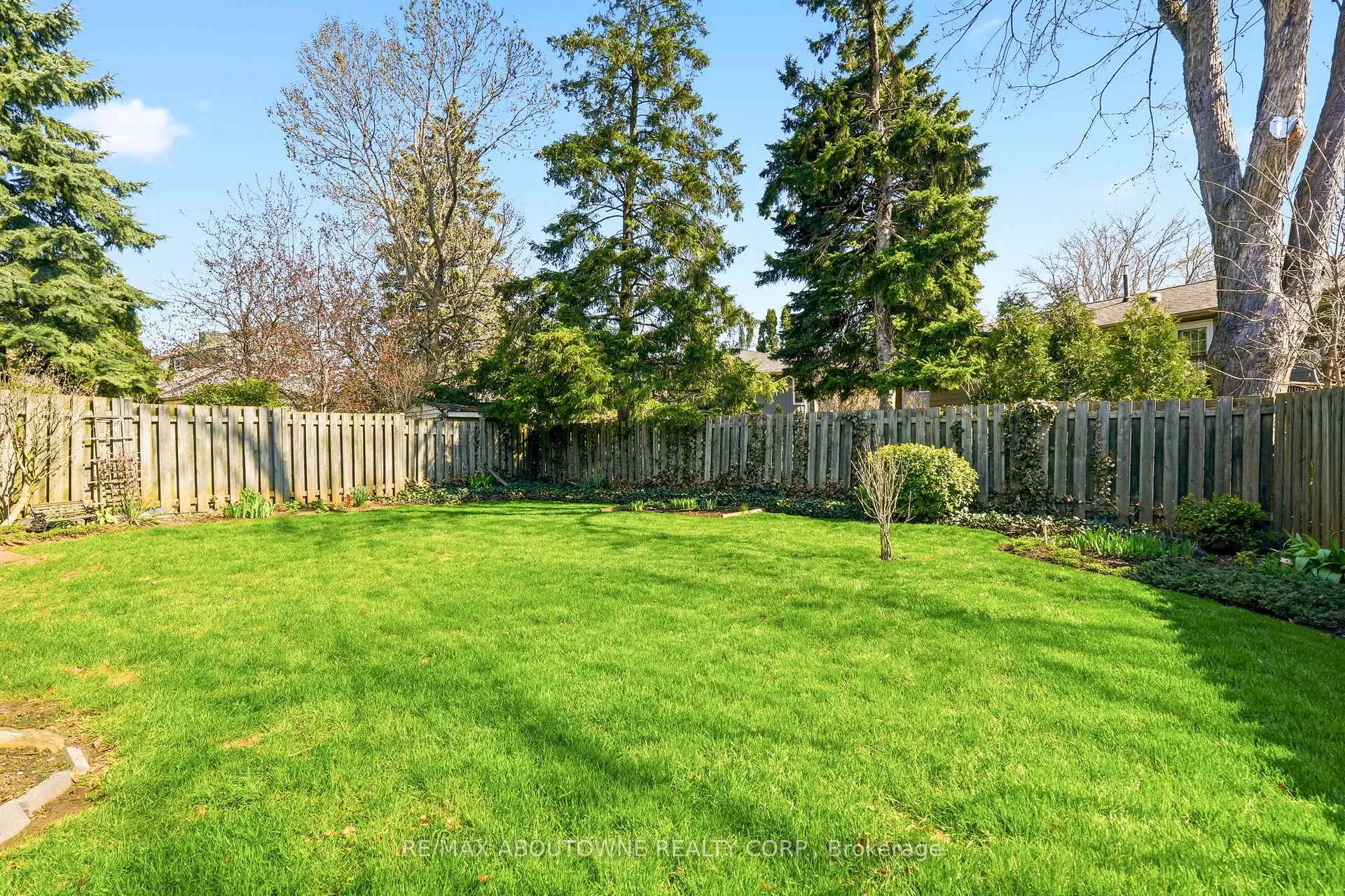 Photo 44 of 671 Woodview Road, Burlington, Roseland — HOMEH