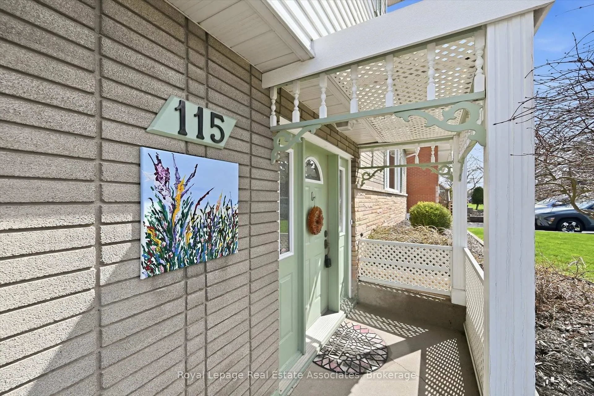 Photo 4 of 115 Laurier Avenue, Hamilton, Buchanan — HOMEH