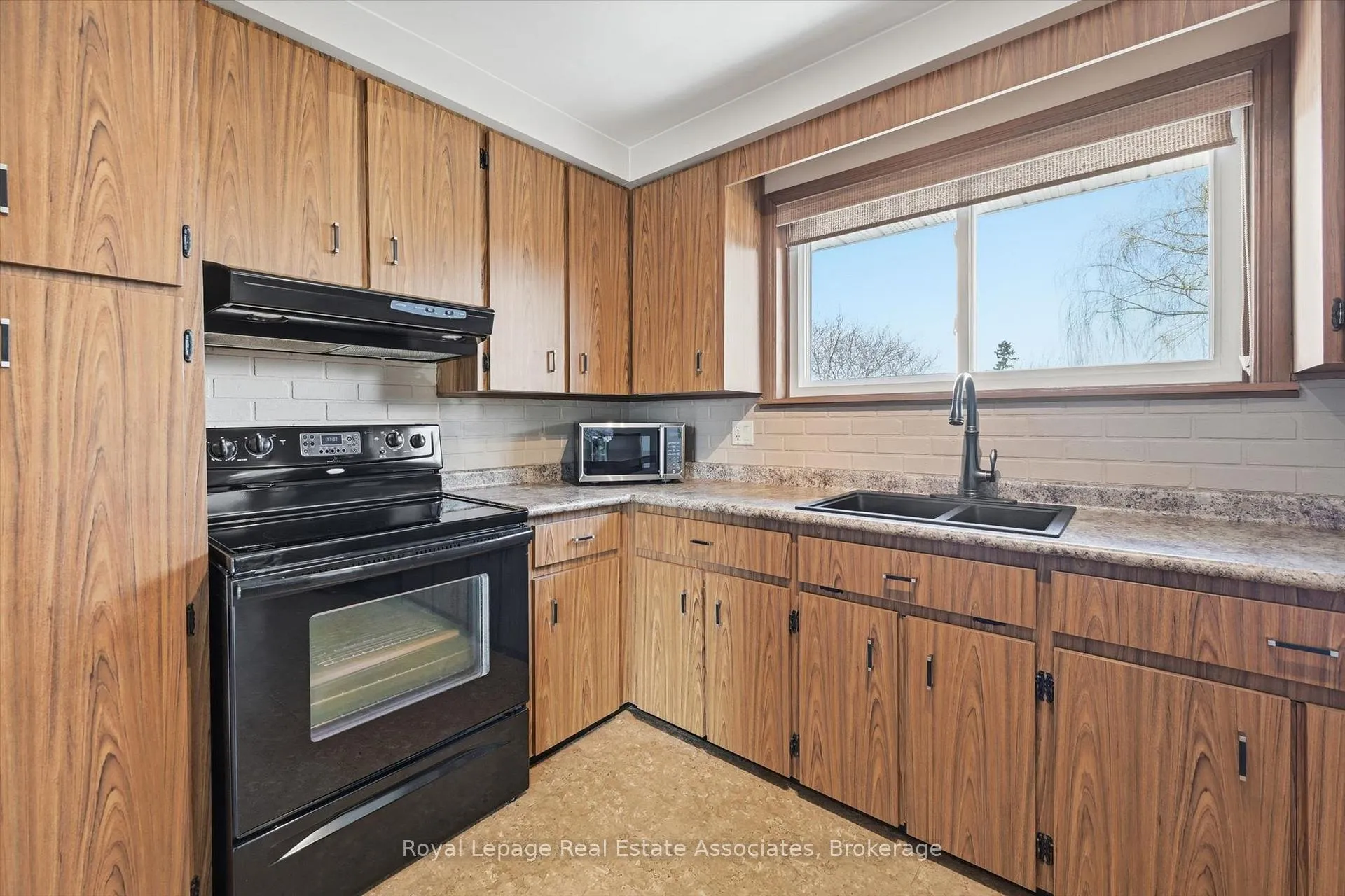 Photo 20 of 115 Laurier Avenue, Hamilton, Buchanan — HOMEH
