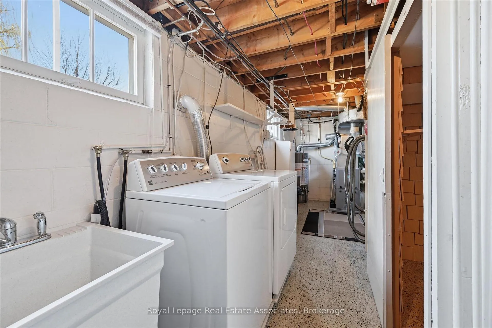 Photo 38 of 115 Laurier Avenue, Hamilton, Buchanan — HOMEH