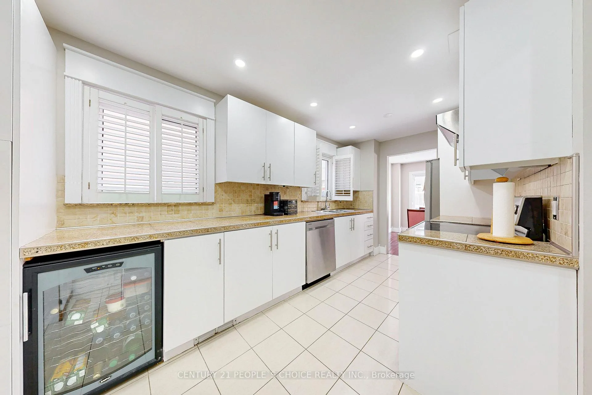 Photo 15 of 54 Royal Palm Drive, Brampton, Heart Lake East — HOMEH