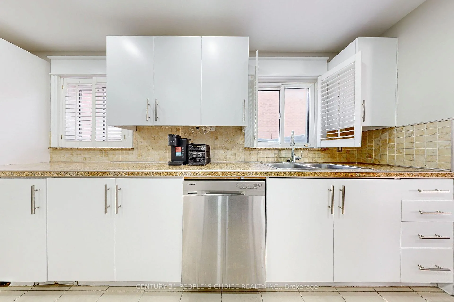 Photo 17 of 54 Royal Palm Drive, Brampton, Heart Lake East — HOMEH